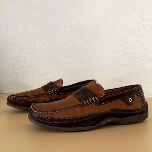 Bass casual slip on penny loafer in two tone leather